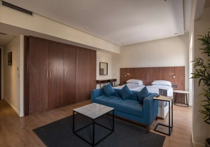 Deluxe Studio
