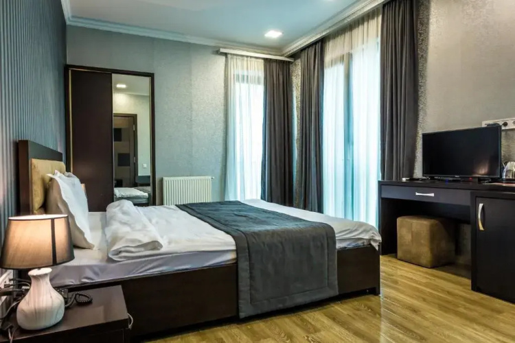 Cherry Garden Hotel