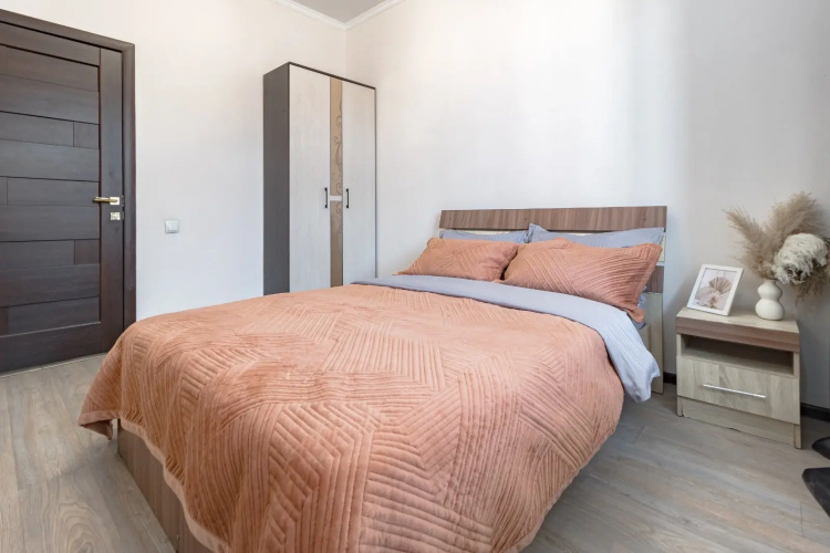 Ryadom S Batyr Moll Flat