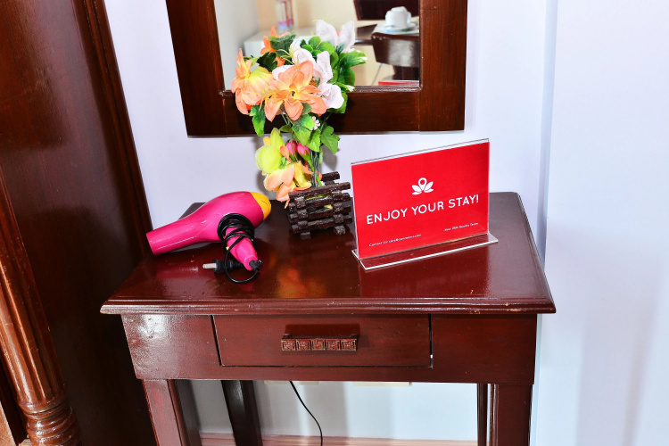 ZEN Rooms Bora Sky Hotel