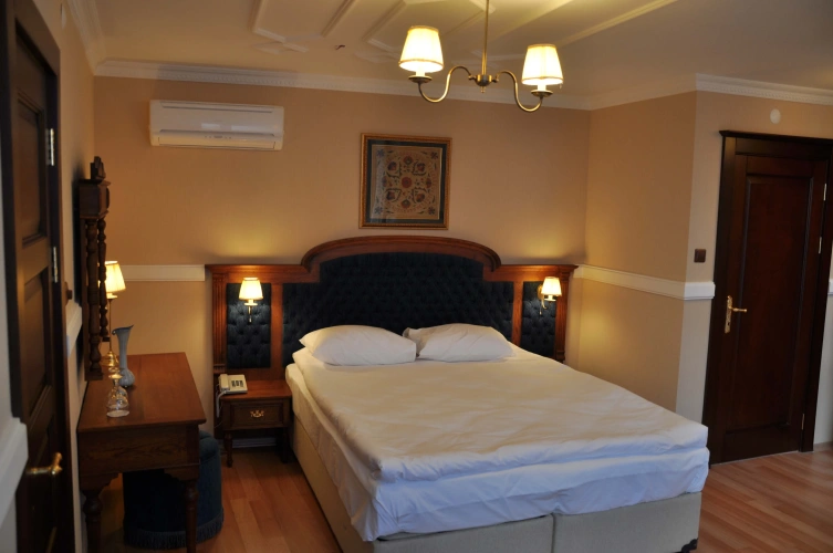 Economy Double Basement room