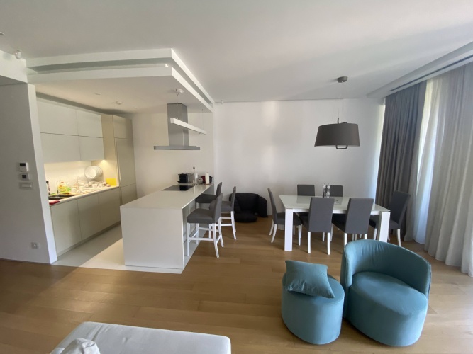 3 Bedrooms Apartment with view