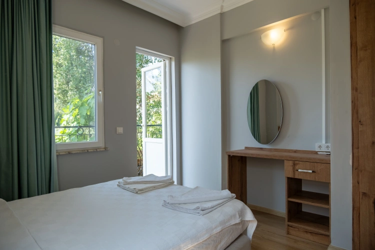 Comfort Family room with balcony and with garden view