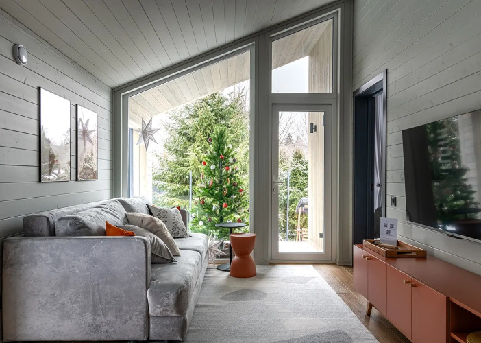 Фотография номера Коттеджа Частный дом с чаном, зоной BBQ, костровым местом в окружении елочек