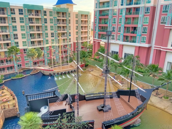 2 Bedrooms Suite with balcony and with view