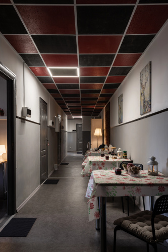 28 Hostel