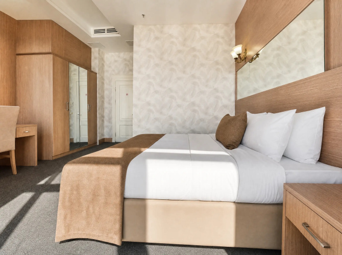 Standard Double room with city view