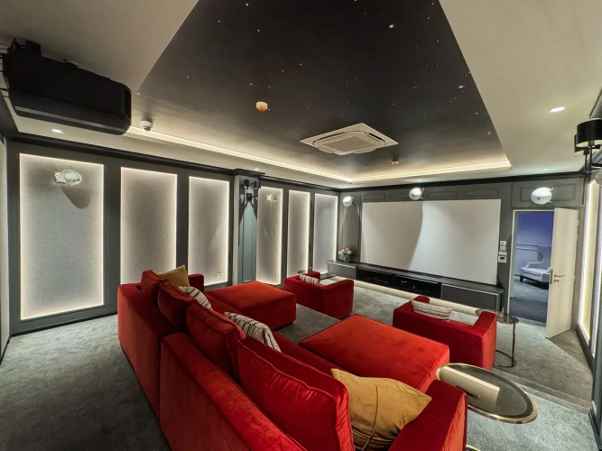 Modern 1Bdr with Pool View the Title Legendary Flat