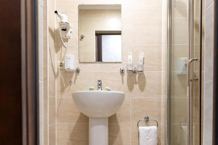Mildom Express Hotel