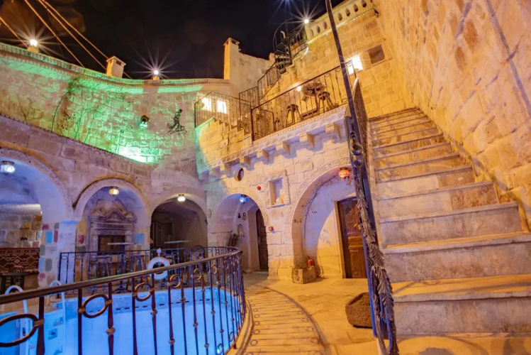 Royal Cave Hotel