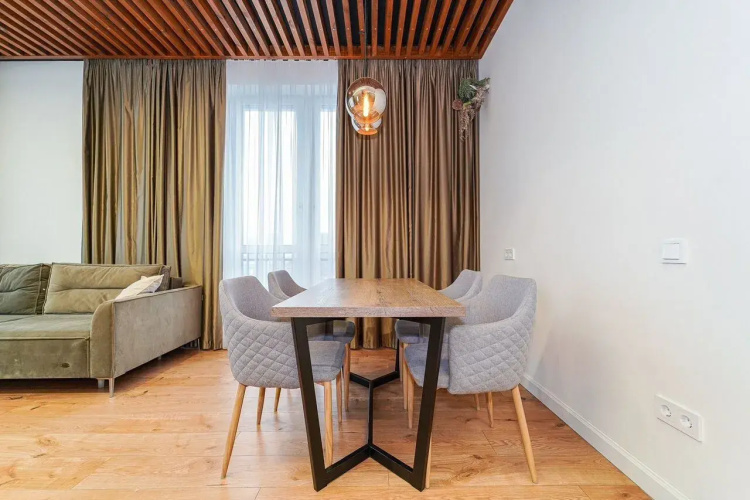 Na Bratskoy 16 Flat