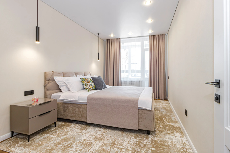 Na Ulitse Tole Bi 28/1 Flat