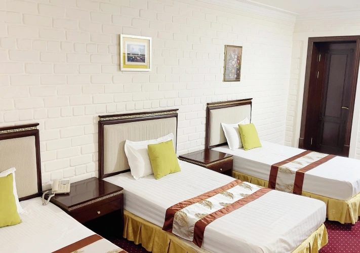 Standard Quadruple room with view