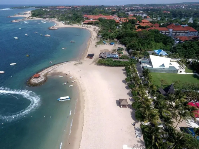 The Royal Santrian Hotel