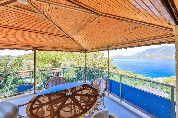 2 Bedrooms Quadruple Apartment with balcony and with sea view