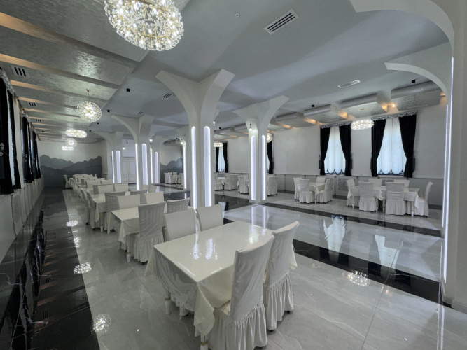 Parvoz Hotel