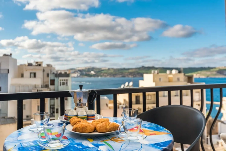 2 Bedrooms Apartment with balcony