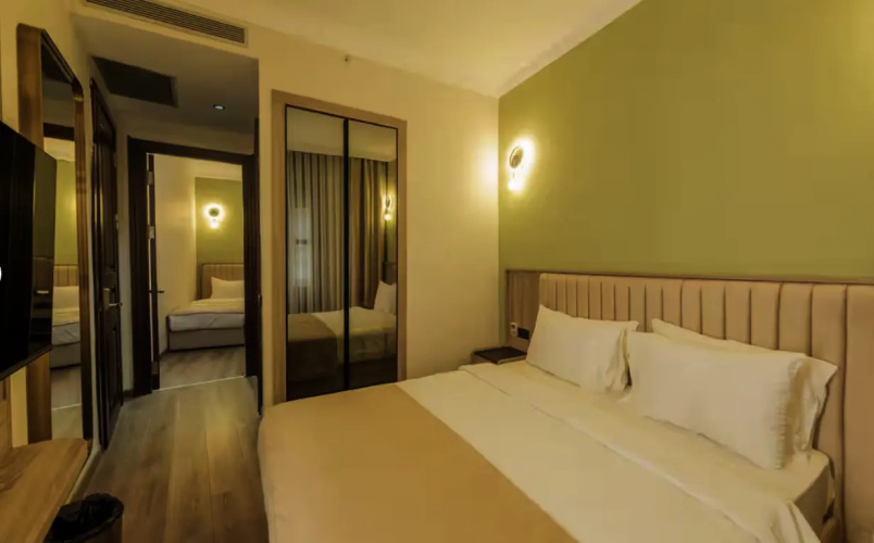 Family Connection Suite with balcony