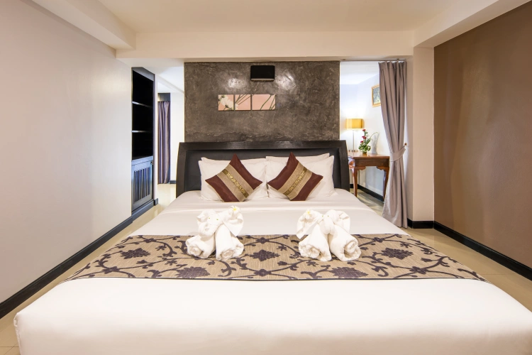 Family Double Pool Access Suite with balcony