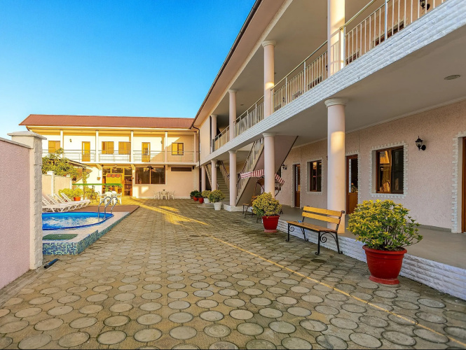 PLatan Mini hotel