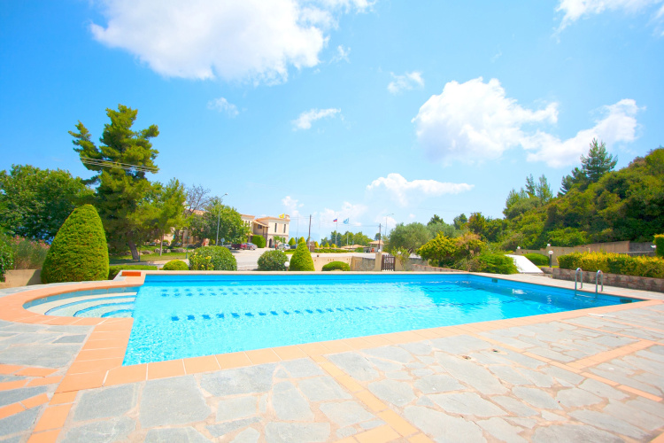 Bizmut Shared Pool Paliouri Villa