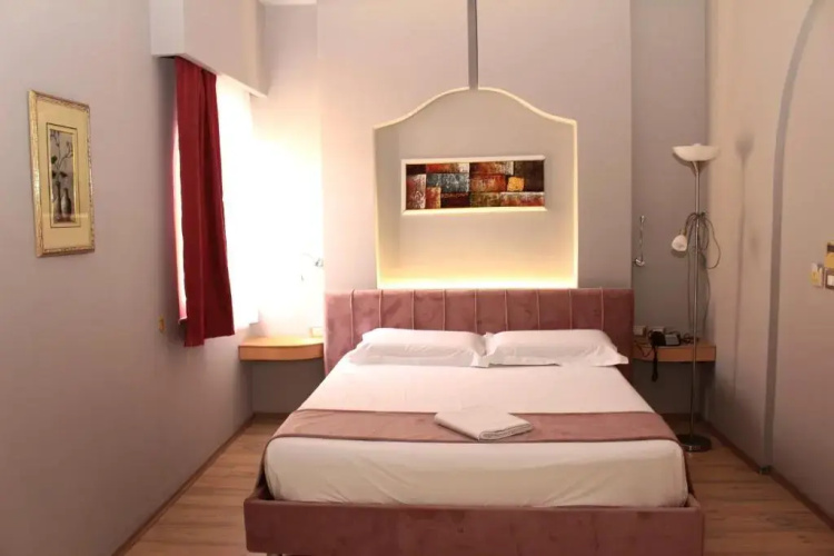 Theranda Hotel