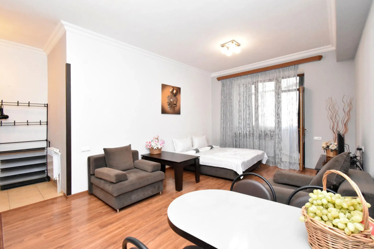 Argishti 15 Kv 65/1 Apartments