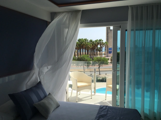 Premier Line Double room with balcony