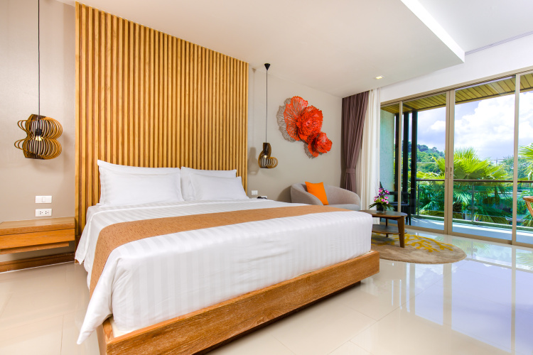 Deluxe Double room with balcony and with partial sea view