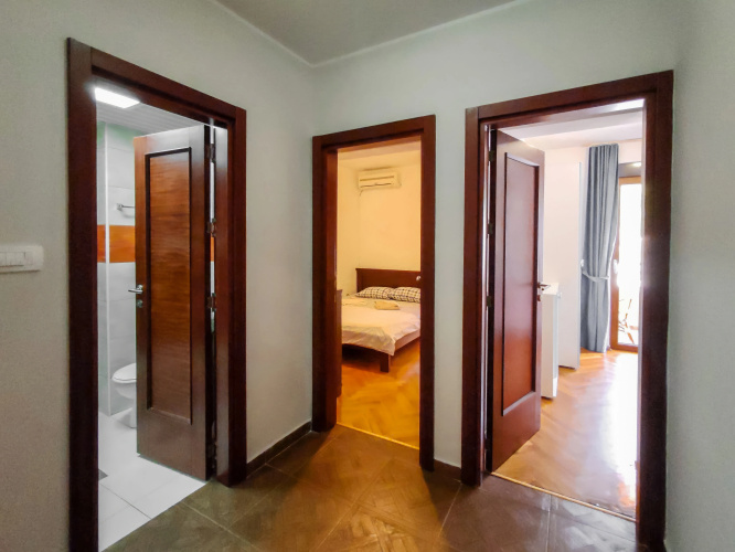 Sunny Three Bedroom Flat
