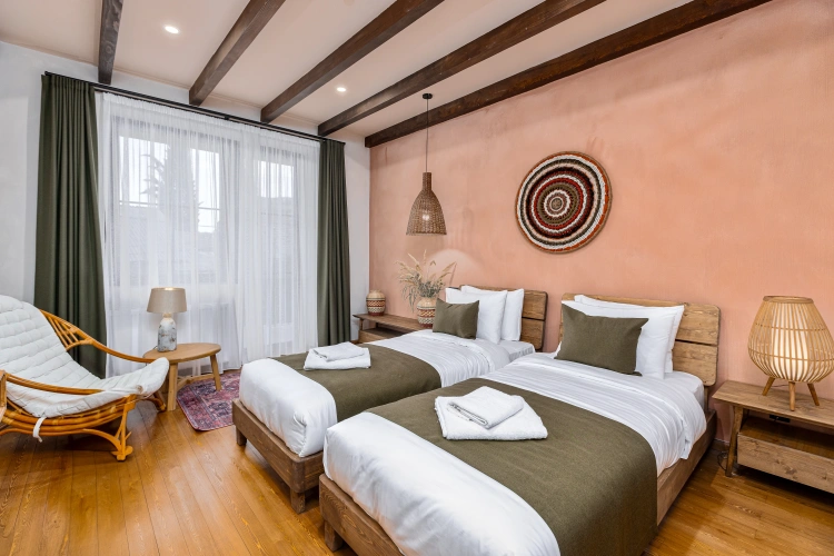 Standard Twin room with balcony