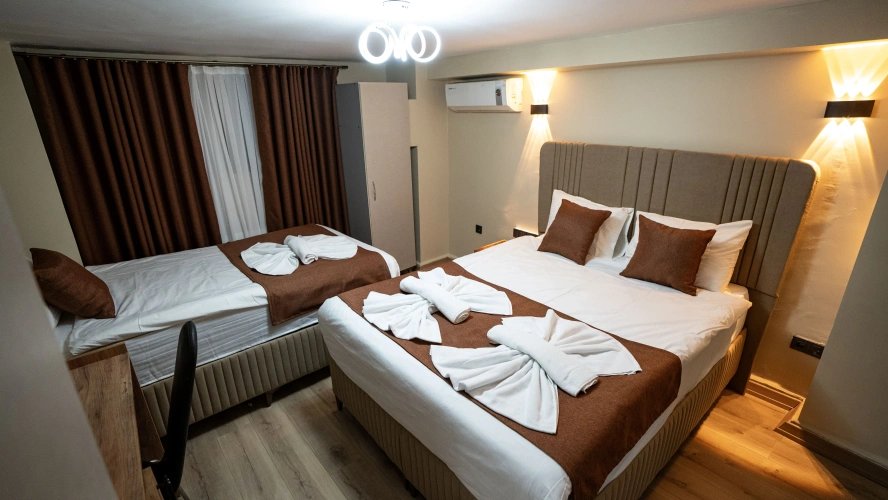 Standard Triple room