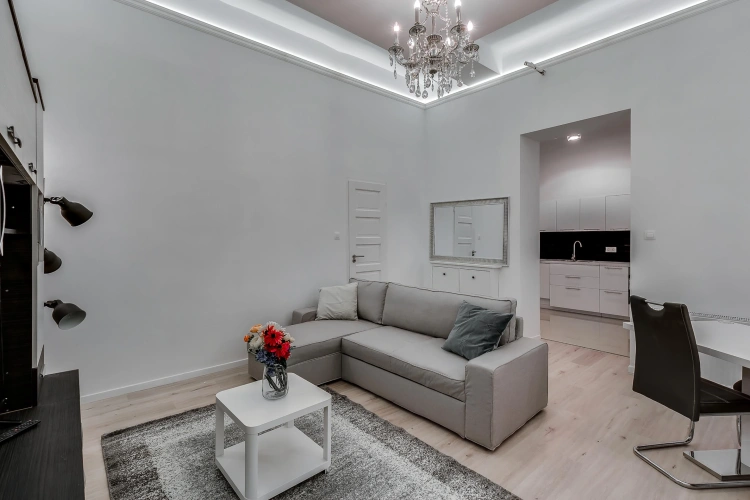 3 Bedrooms Apartment