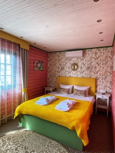 Фотография номера гостевого дома Семейное поместье Солнечное