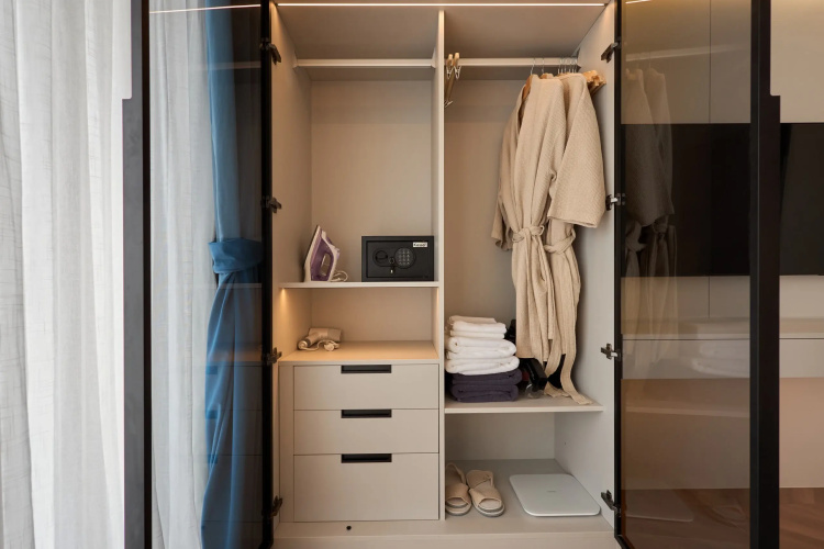 Sunshine Studio E405 Apartments