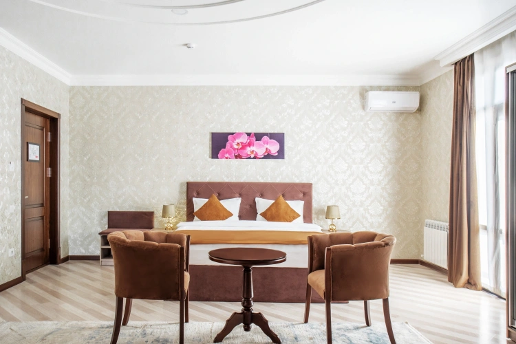 Triple Suite with balcony and with city view
