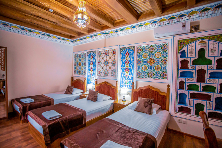Standard Triple room