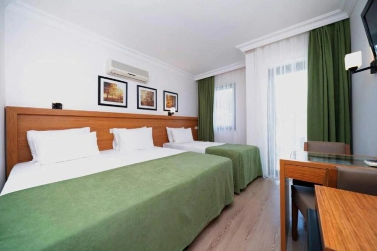 Standard Triple room with balcony