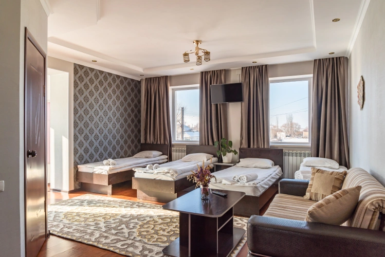 Standard Triple room