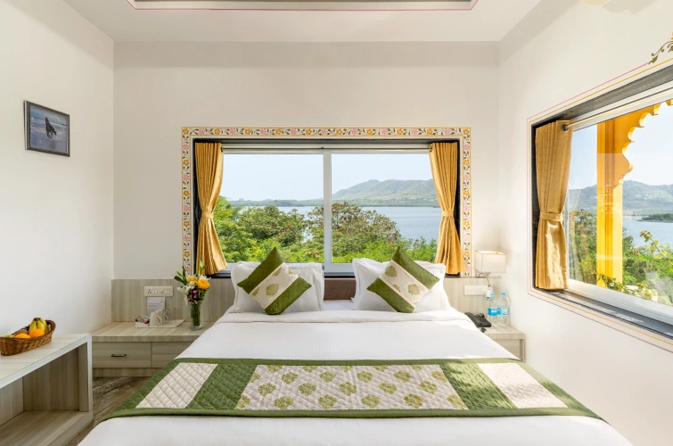 Deluxe Double room with lake view
