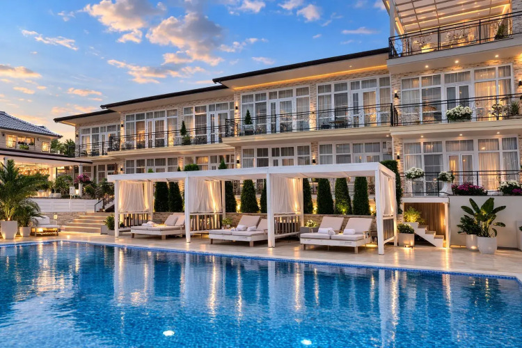 Отель Cromwell White