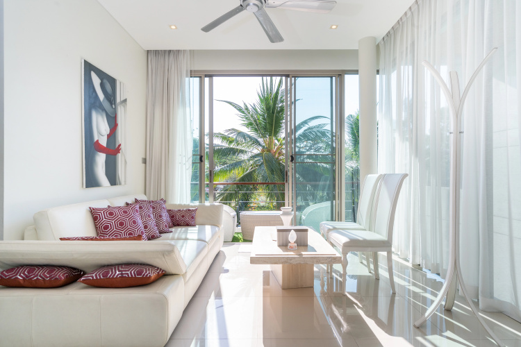 Beachfront luxury villa in Rawai Villa