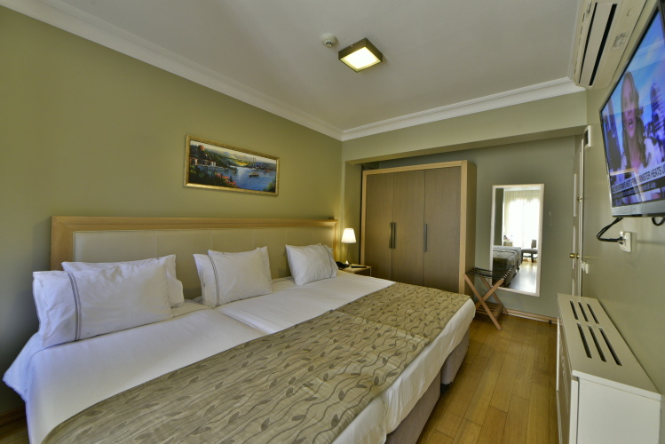 Triple room