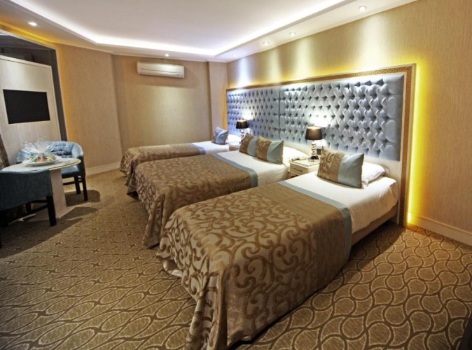 Standard Triple room