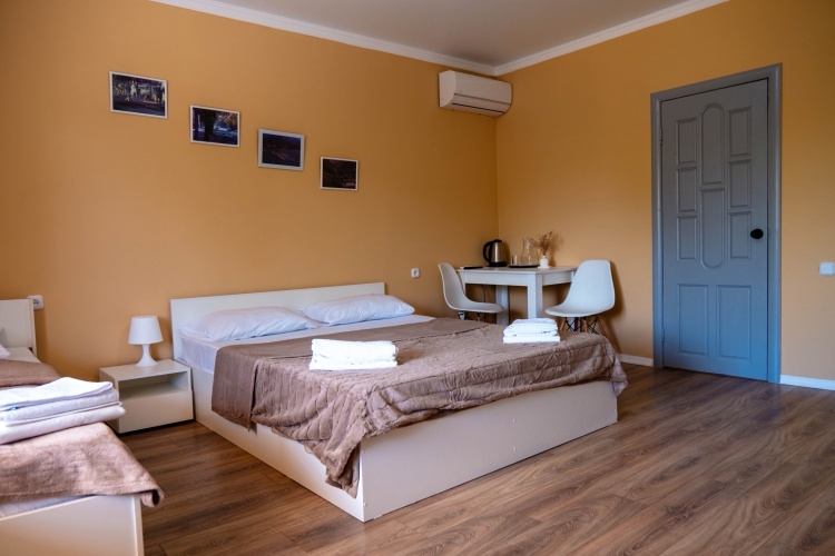Economy Triple room with balcony
