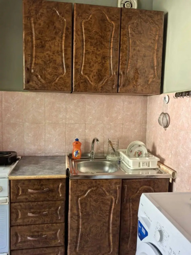 Trekhkomnatnaya U Morya Flat