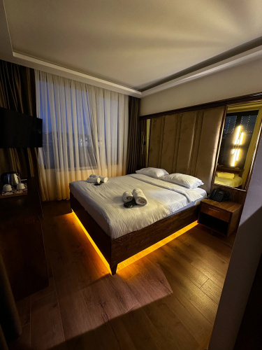 Standard Double room with partial sea view