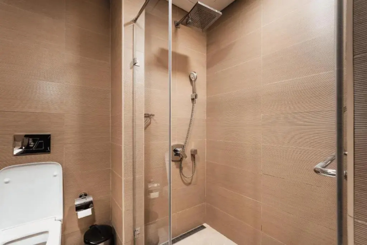 izzzi One Bedroom Sparkle Tower Apartments