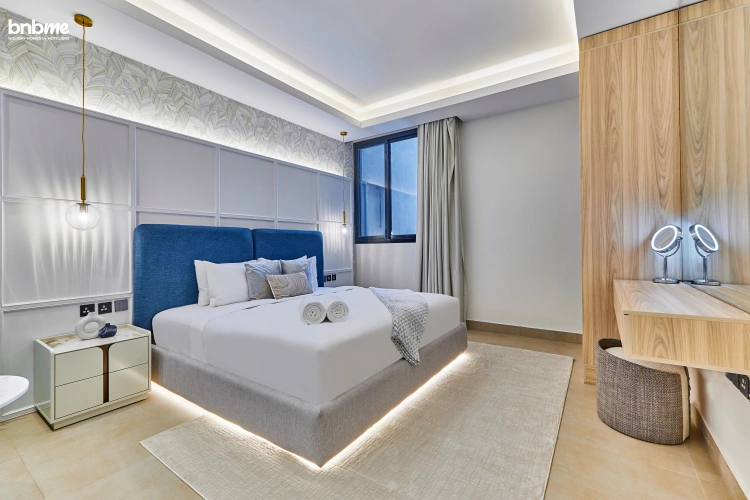 3 Bedrooms Apartment