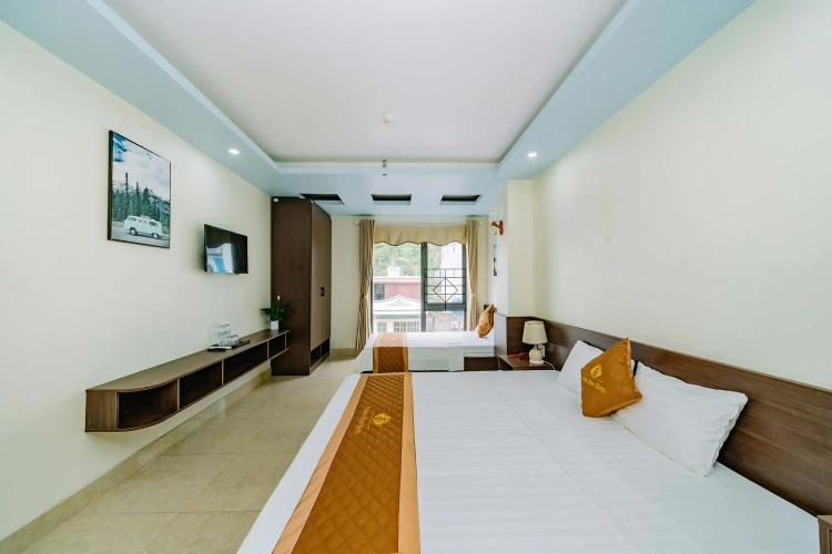 Deluxe Family room with view